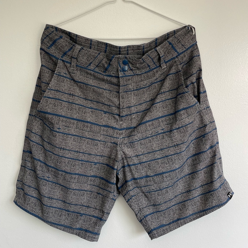 Under Armour Men’s Loose Fit Heat Gear Swim Board Shorts - Size 34